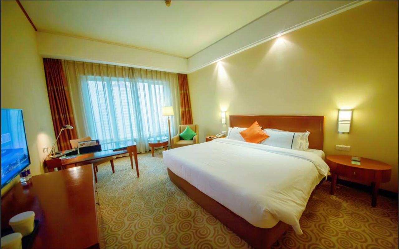 Hotel Equatorial Qingdao Exterior photo