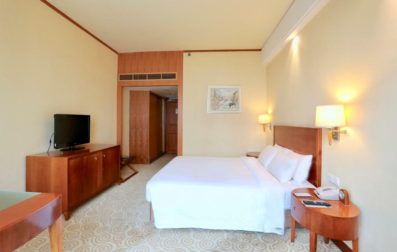 Hotel Equatorial Qingdao Room photo
