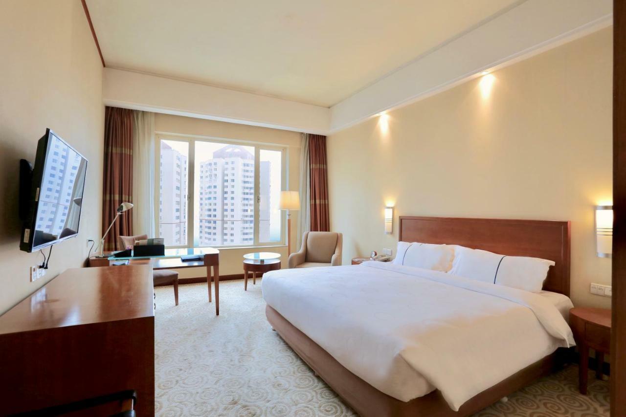 Hotel Equatorial Qingdao Room photo
